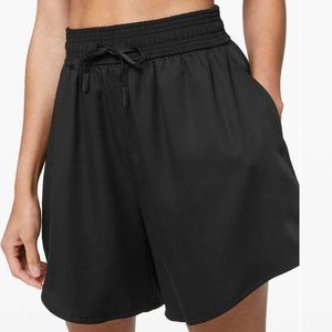 Lululemon Feeling Femme Shorts 5” Luxtreme Tencel